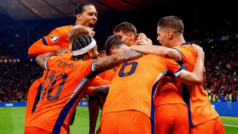 山东12支队伍竞技第十五届运动会群众足球赛事